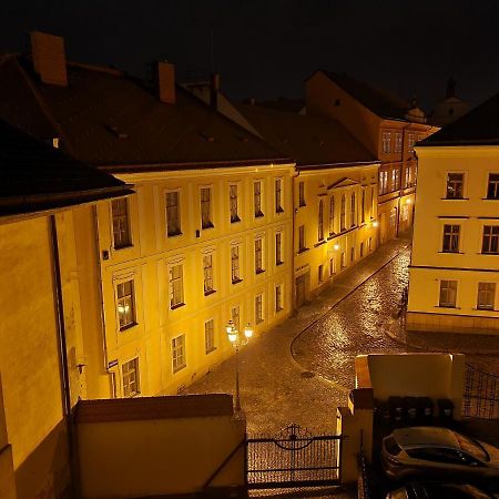 Velke Studio Na Velkem Namesti S Vybavenou Kuchyni Hradec Králové 外观 照片